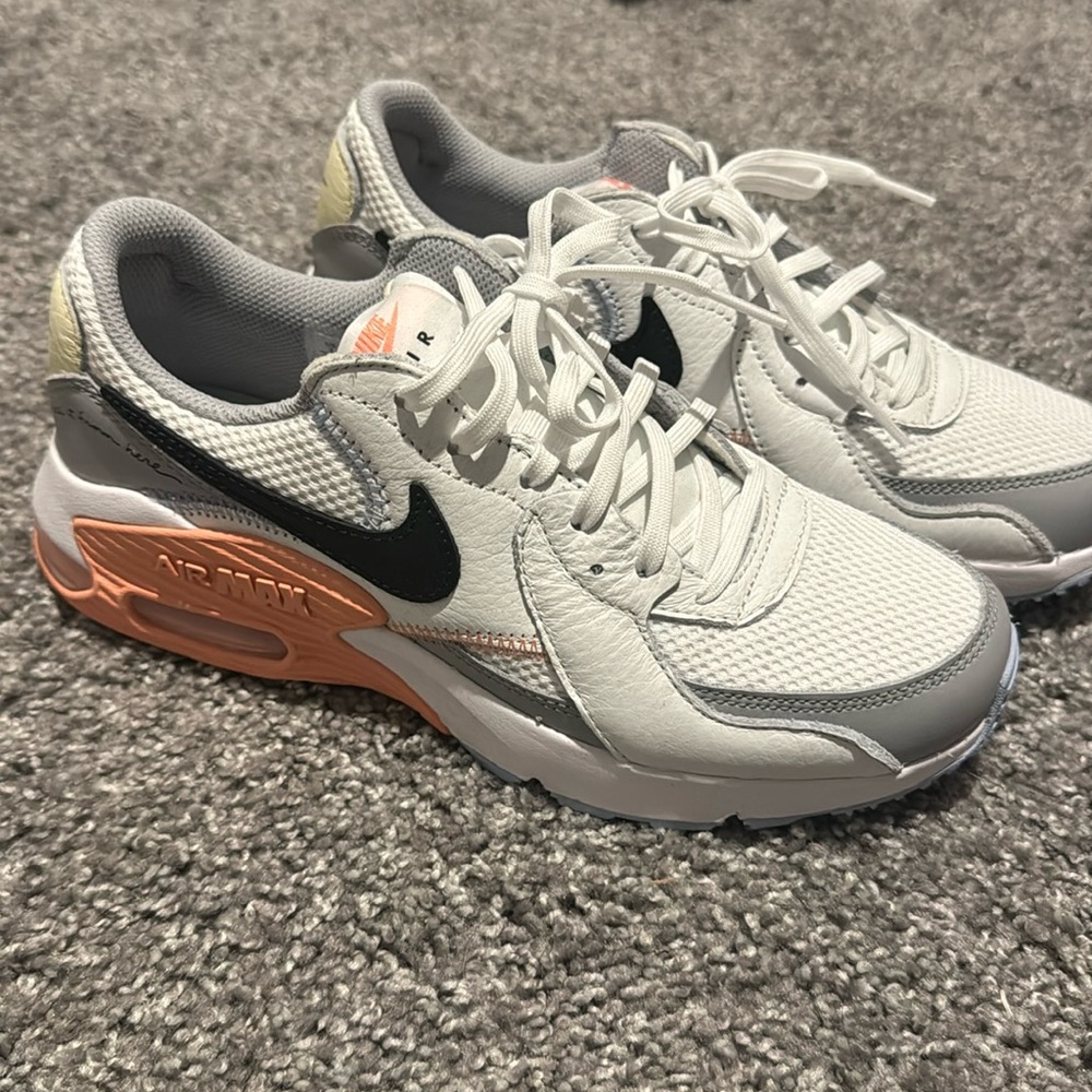 Nike Air Max Excee - NWOT
